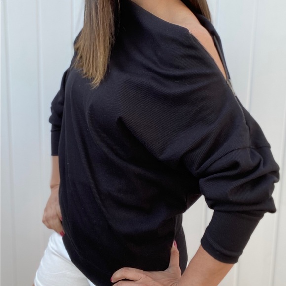 Cold Shoulder Top - Picture 4 of 6